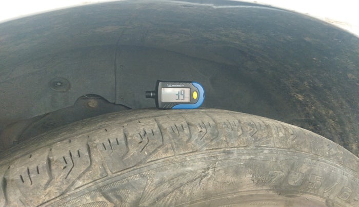 2014 Mahindra XUV500 W4, Diesel, Manual, 1,79,643 km, tyre