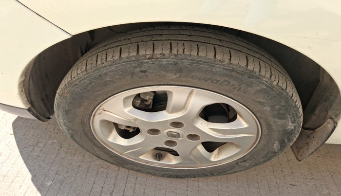 2016 Renault Lodgy 110 PS RXZ 8 STR, Diesel, Manual, 1,41,550 km, tyre