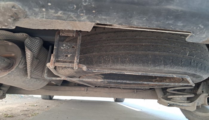 2016 Renault Lodgy 110 PS RXZ 8 STR, Diesel, Manual, 1,41,550 km, tyre