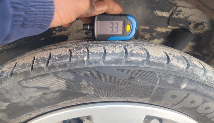 2013 Maruti Wagon R 1.0 LXI CNG, Petrol, Manual, 92,749 km, tyre