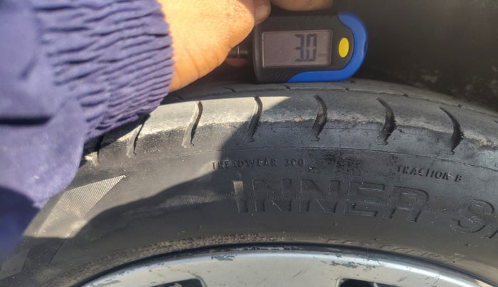 2013 Maruti Wagon R 1.0 LXI CNG, Petrol, Manual, 92,749 km, tyre