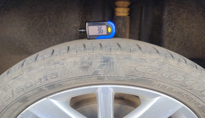 2015 Volkswagen Vento HIGHLINE PETROL AT, Petrol, Automatic, 84,621 km, tyre