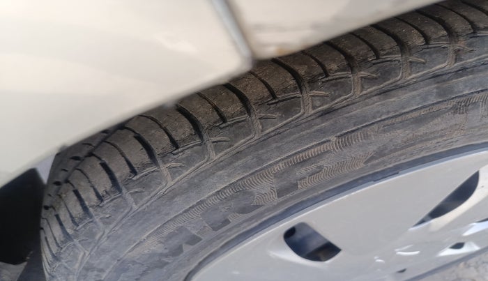 2015 Maruti Celerio VXI AMT, Petrol, Automatic, 76,318 km, tyre