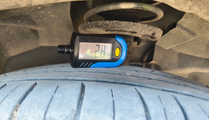 2018 Ford Ecosport TITANIUM 1.5L PETROL, Petrol, Manual, 1,06,260 km, tyre