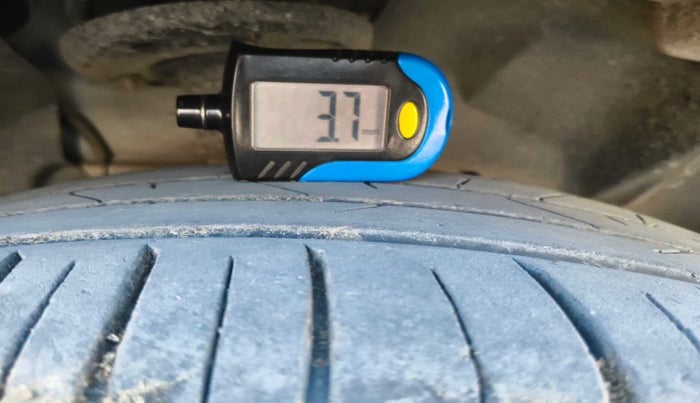 2018 Ford Ecosport TITANIUM 1.5L PETROL, Petrol, Manual, 1,06,260 km, tyre