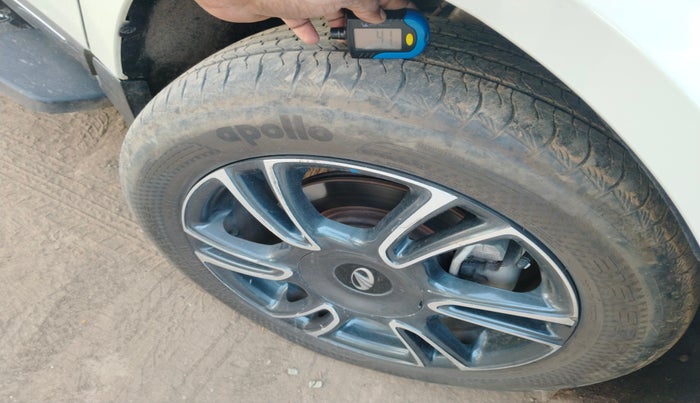 2021 Mahindra MARAZZO M 6 + 7 STR, Diesel, Manual, 59,779 km, tyre