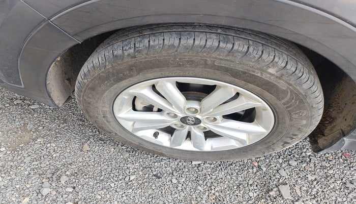 2017 Hyundai Creta S PLUS 1.4 DIESEL, Diesel, Manual, 1,19,817 km, tyre