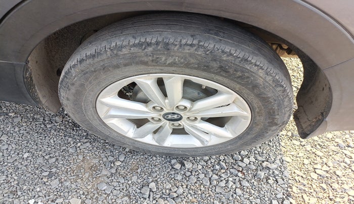 2017 Hyundai Creta S PLUS 1.4 DIESEL, Diesel, Manual, 1,19,817 km, tyre