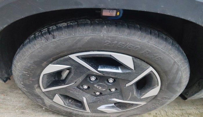 2025 KIA SONET HTK (O) 1.2 Petrol MT, Petrol, Manual, 5,027 km, tyre