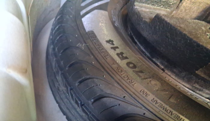 2018 Volkswagen Vento HIGHLINE 1.5 AT, Diesel, Automatic, 1,52,673 km, tyre