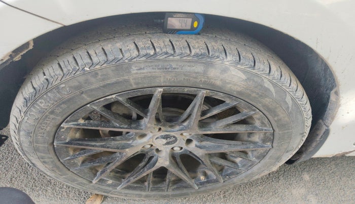 2015 Hyundai Verna FLUIDIC 1.6 CRDI S 4S, Diesel, Manual, 1,15,273 km, tyre