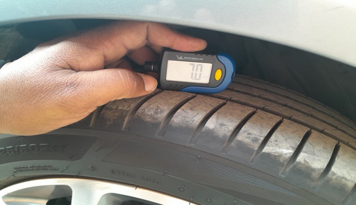 2015 Mercedes Benz C Class C 200 AVANTGARDE, Petrol, Automatic, 27,649 km, tyre