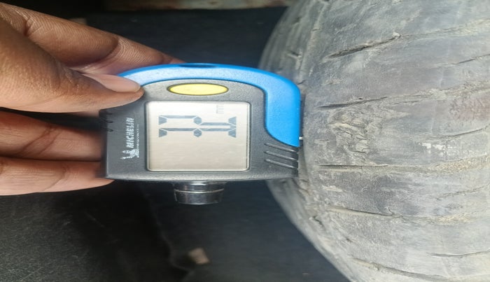 2012 Hyundai Verna FLUIDIC 1.6 CRDI SX, Diesel, Manual, 1,15,136 km, tyre