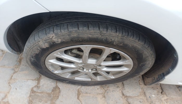 2018 Maruti Swift ZXI, Petrol, Manual, 61,146 km, tyre