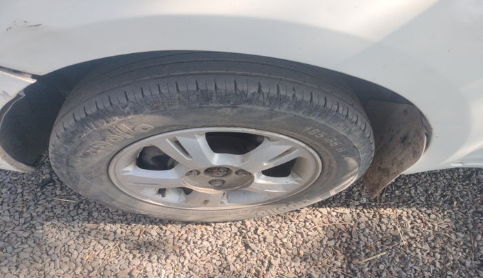 2011 Hyundai i20 ASTA 1.2, Petrol, Manual, 1,21,641 km, tyre