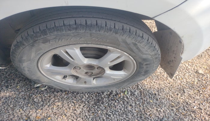 2011 Hyundai i20 ASTA 1.2, Petrol, Manual, 1,21,641 km, tyre