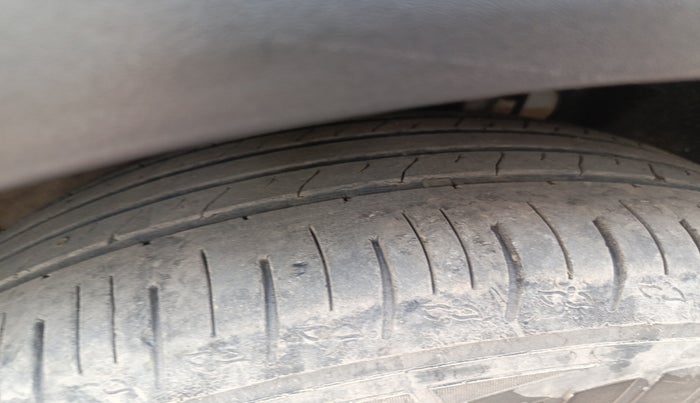 2024 Mahindra XUV700 AX 5 D AT 7 STR, Diesel, Automatic, 41,732 km, tyre