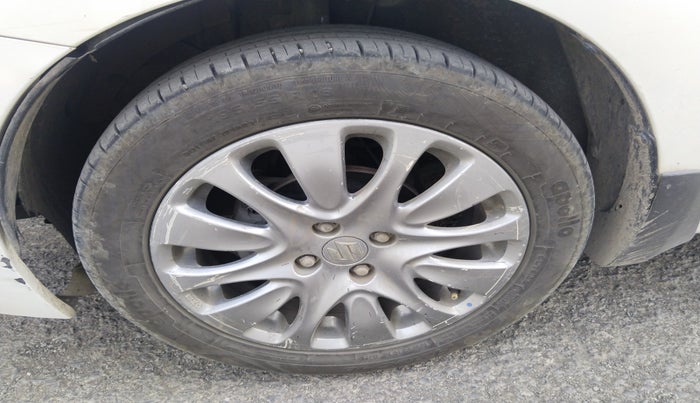 2017 Maruti Baleno ALPHA PETROL 1.2, Petrol, Manual, 75,067 km, tyre