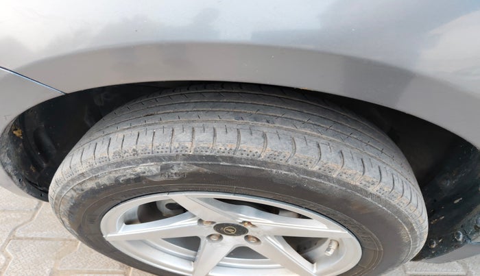 2014 Maruti Swift VXI, Petrol, Manual, 78,705 km, tyre