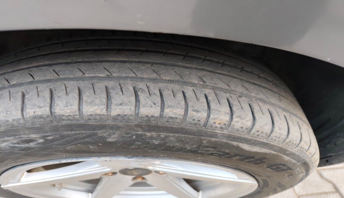 2014 Maruti Swift VXI, Petrol, Manual, 78,705 km, tyre