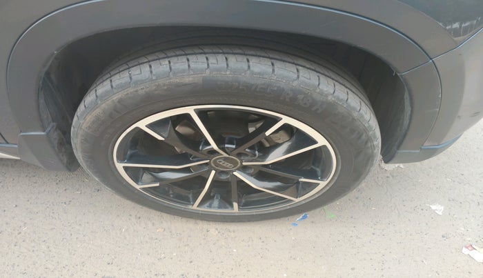 2020 Maruti Vitara Brezza VXI, Petrol, Manual, 33,971 km, tyre