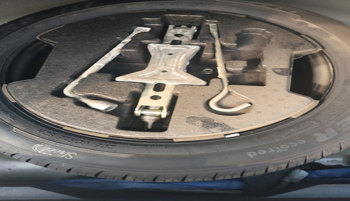 2020 Maruti Vitara Brezza VXI, Petrol, Manual, 33,971 km, tyre