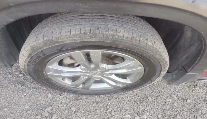 2017 Maruti Vitara Brezza ZDI, Diesel, Manual, 1,13,178 km, tyre