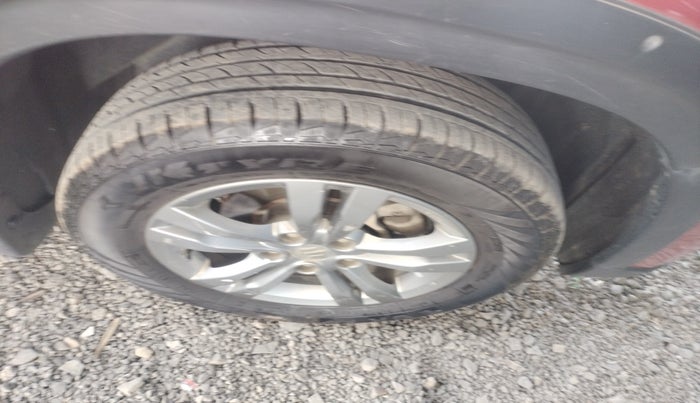 2017 Maruti Vitara Brezza ZDI, Diesel, Manual, 1,13,178 km, tyre