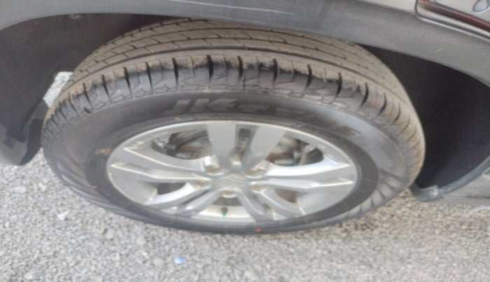 2017 Maruti Vitara Brezza ZDI, Diesel, Manual, 1,13,178 km, tyre