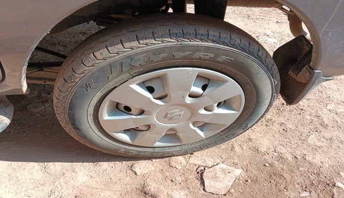 2023 Maruti Eeco 5 STR AC CNG, Petrol, Manual, 40,338 km, tyre