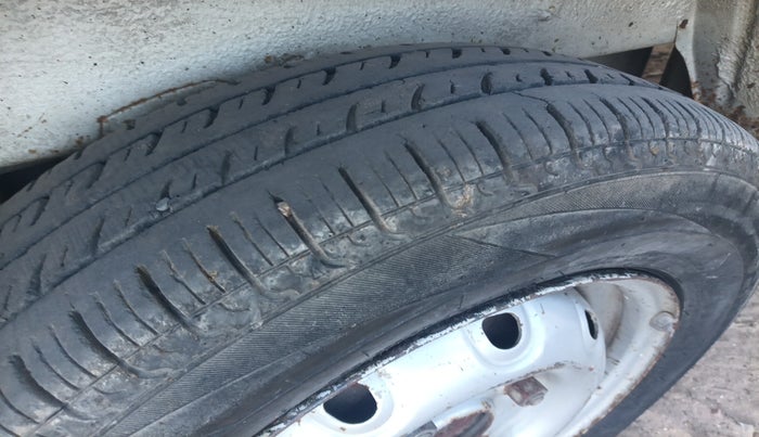 2018 Maruti OMNI E STD, Petrol, Manual, 12,32,724 km, tyre