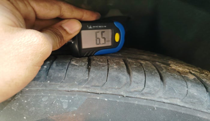 2013 Audi A4 2.0 TDI Multitronic, Diesel, Automatic, 1,18,106 km, tyre