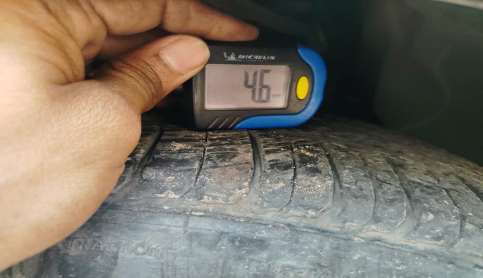 2013 Audi A4 2.0 TDI Multitronic, Diesel, Automatic, 1,18,106 km, tyre