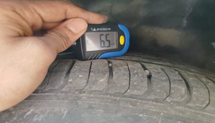 2013 Audi A4 2.0 TDI Multitronic, Diesel, Automatic, 1,18,106 km, tyre