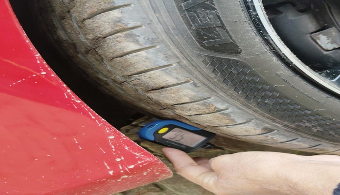 2016 Volvo V 40 D3 R design, Diesel, Automatic, 96,450 km, tyre