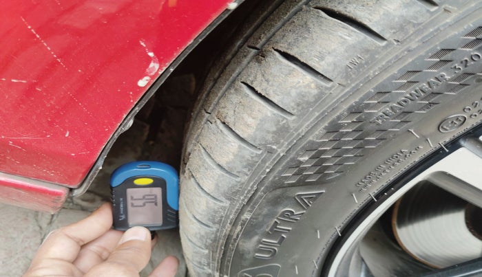 2016 Volvo V 40 D3 R design, Diesel, Automatic, 96,450 km, tyre