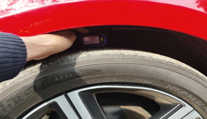 2016 Volvo V 40 D3 R design, Diesel, Automatic, 96,450 km, tyre