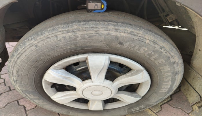 2014 Mahindra Xylo D2 BS-III, Diesel, Manual, 4,20,043 km, tyre