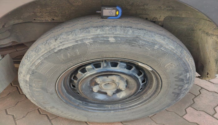 2014 Mahindra Xylo D2 BS-III, Diesel, Manual, 4,20,043 km, tyre