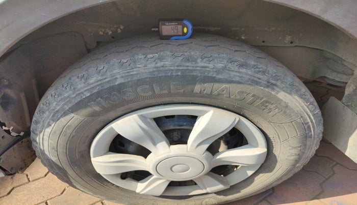 2014 Mahindra Xylo D2 BS-III, Diesel, Manual, 4,20,043 km, tyre