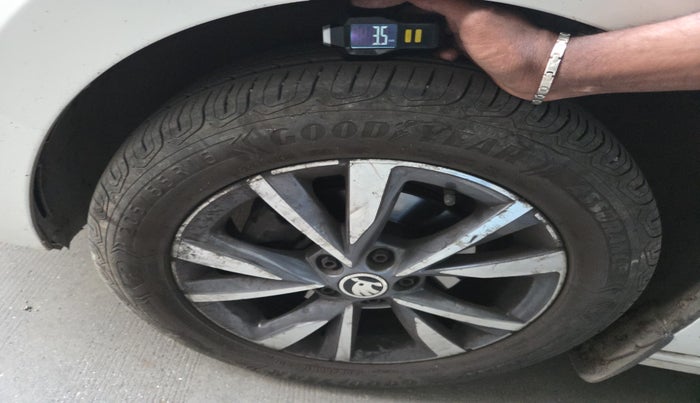 2022 Skoda SLAVIA STYLE 1.0L TSI AT, Petrol, Automatic, 83,462 km, tyre