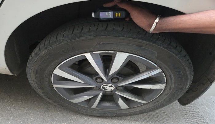 2022 Skoda SLAVIA STYLE 1.0L TSI AT, Petrol, Automatic, 83,462 km, tyre