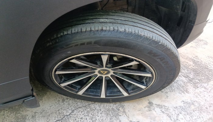 2022 Maruti BREZZA VXI SMART HYBRID, Petrol, Manual, 28,067 km, tyre