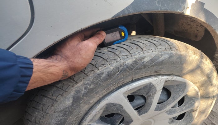 2012 Maruti Wagon R 1.0 VXI, Petrol, Manual, 1,60,733 km, tyre