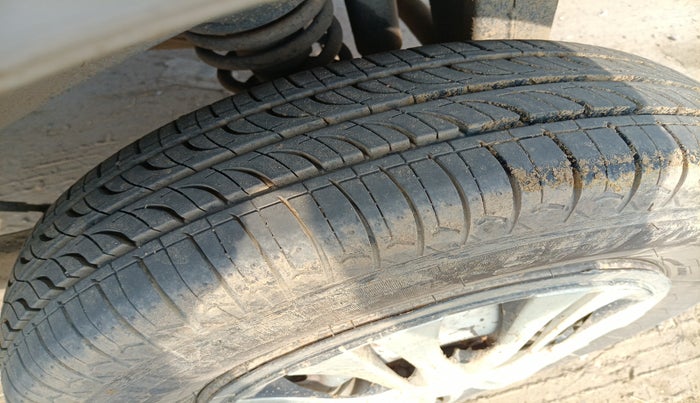 2011 Maruti Eeco 5 STR WITH A/C+HTR, Petrol, Manual, 1,70,431 km, tyre