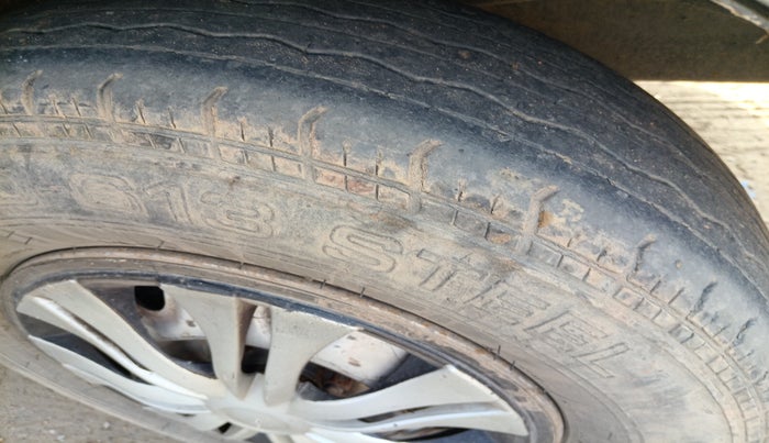 2011 Maruti Eeco 5 STR WITH A/C+HTR, Petrol, Manual, 1,70,431 km, tyre