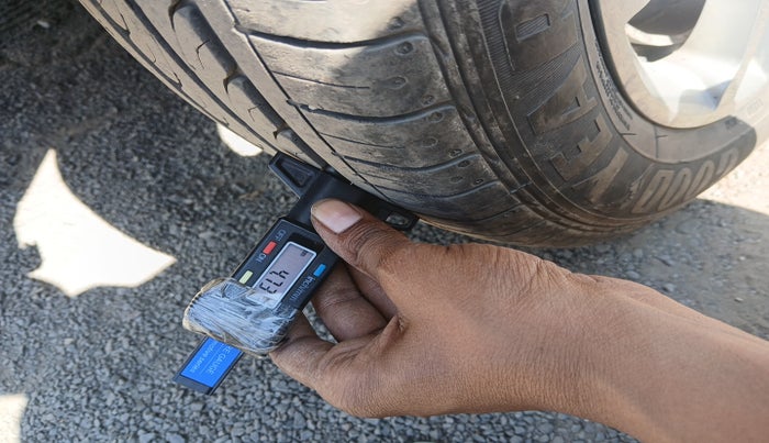 2020 Renault TRIBER RXZ AMT, Petrol, Automatic, 72,261 km, tyre