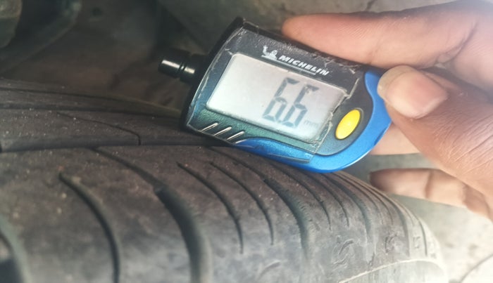 2020 KIA SELTOS HTK PLUS AT 1.5 DIESEL, Diesel, Automatic, 1,00,133 km, tyre