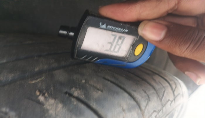 2020 KIA SELTOS HTK PLUS AT 1.5 DIESEL, Diesel, Automatic, 1,00,133 km, tyre