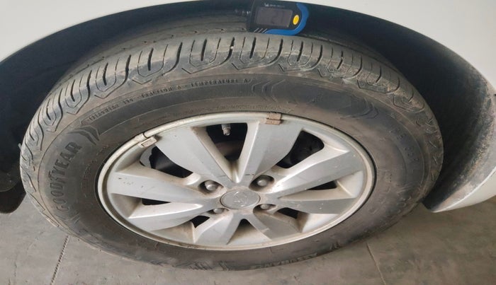 2013 Hyundai i20 ASTA 1.2, Petrol, Manual, 1,78,162 km, tyre